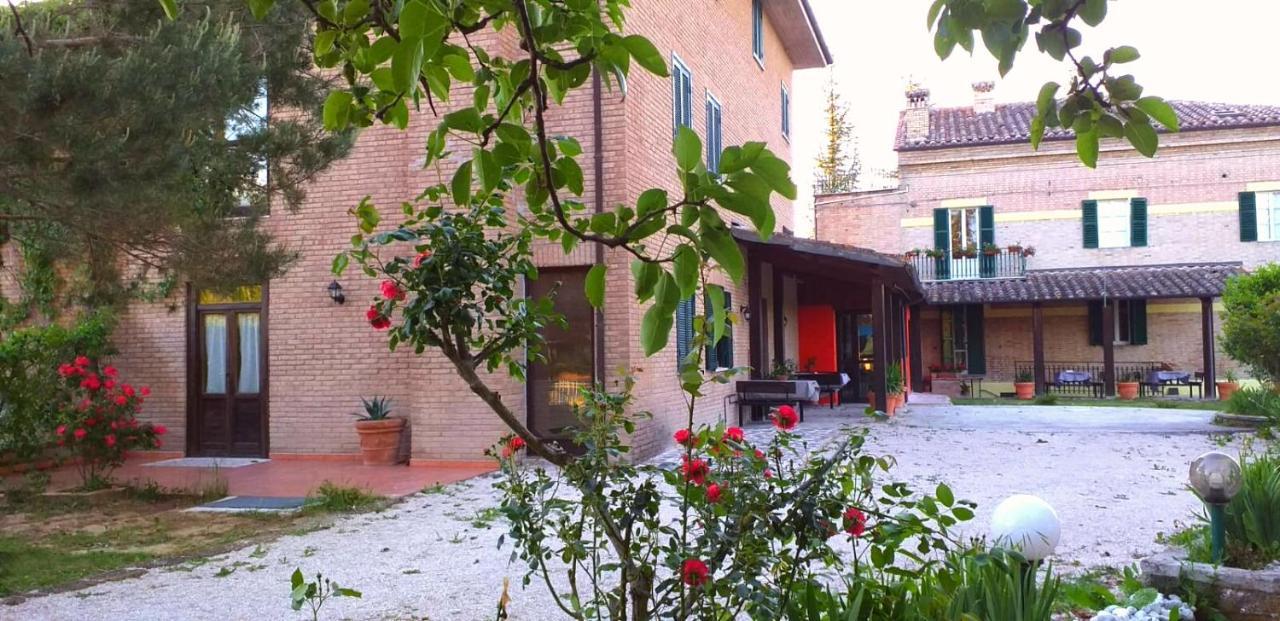 Hotel B&B Resort Fonte La Castellana Sarnano Luaran gambar