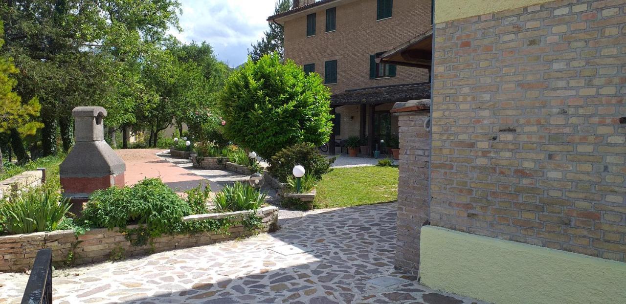 Hotel B&B Resort Fonte La Castellana Sarnano Luaran gambar